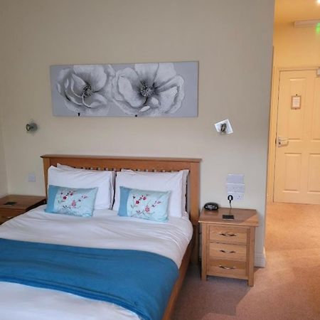 Masons Arms Hotel Montacute Eksteriør billede